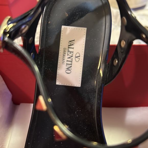 WORN Valentino Garavani Rockstud Rubber Sandals - Picture 3 of 7